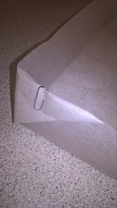 foldet hjørne med clips