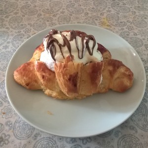 croissant med is